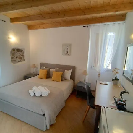 Holmann & Oda ve Kahvaltı 4*