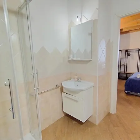 Oda ve Kahvaltı Holmann & 4*