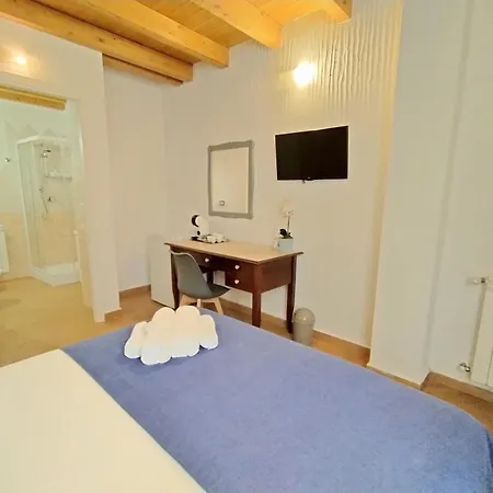 Oda ve Kahvaltı Holmann & 4*